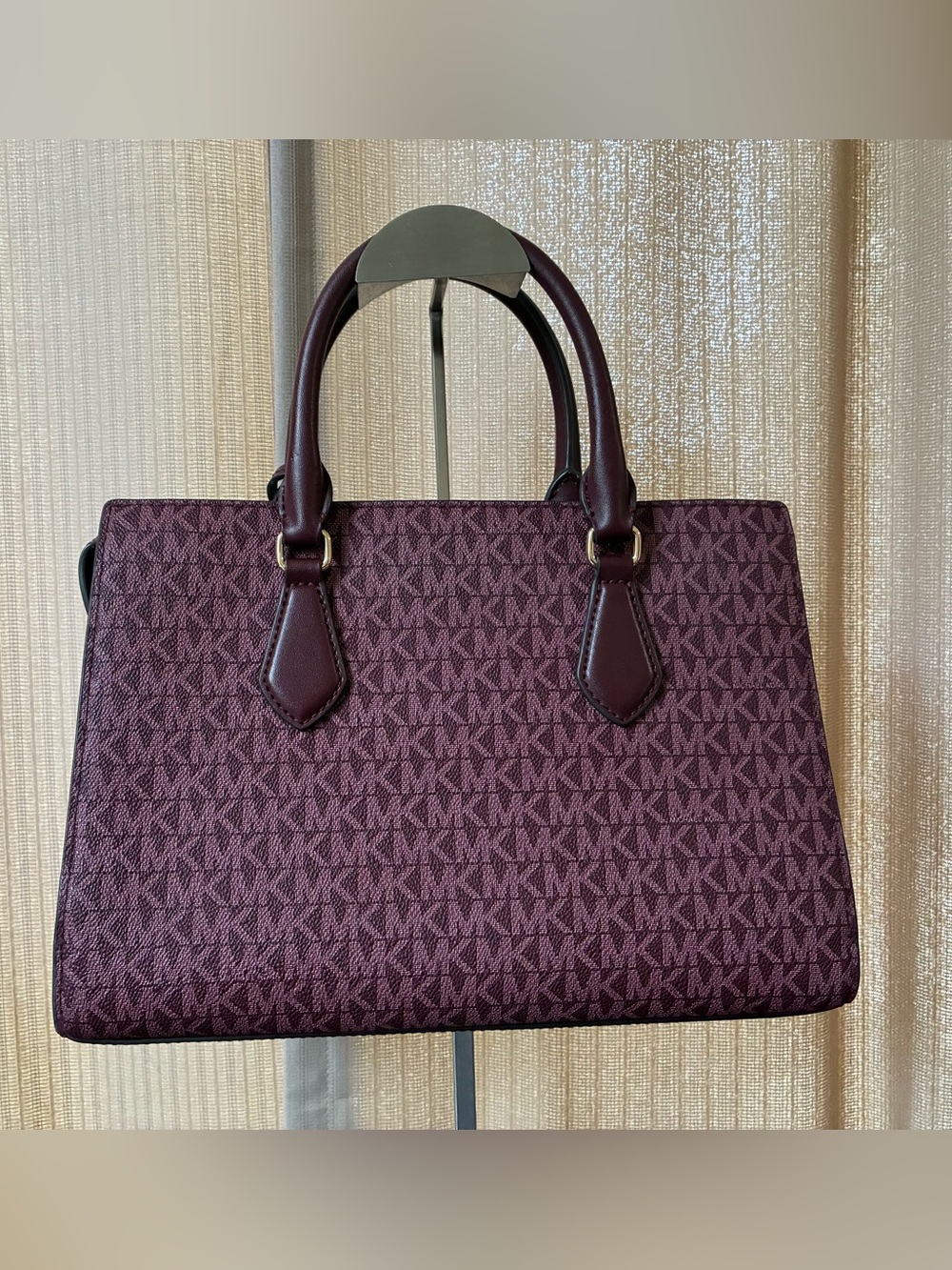 Michael Kors Medium Sheila Satchel - Picture 3 of 7